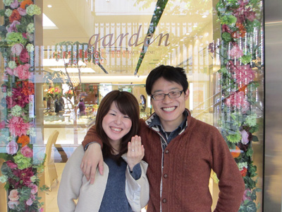 1つ1つの指輪の特徴などを何時間も一緒に説明して頂けました。