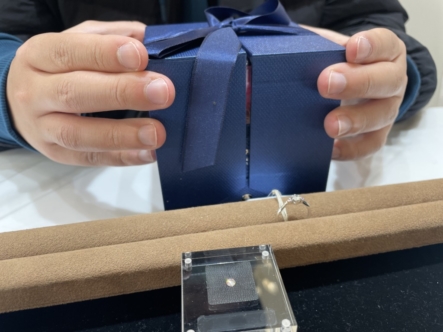 大阪府枚方市 プロポーズリングにアイデアルダイヤモンドをご成約頂きました