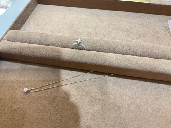 京都市中京区 母の立て爪ダイヤを自分の普段用のネックレスにジュエリーリメイク