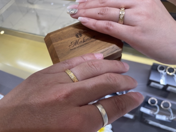京都・滋賀よりご来店 大好きなマカナのハワイアンジュエリーの結婚指輪を買ってもらいました