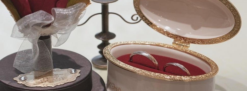 京都美女と野獣結婚指輪