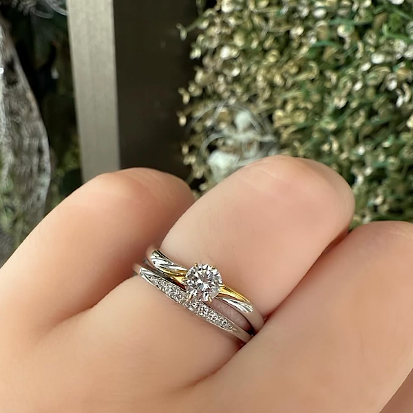 IDEAL Plus Fort の婚約指輪と結婚指輪重ね付け