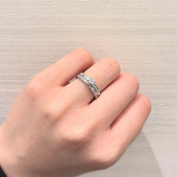 Katamu～ 千幸（ちゆき）～の婚約指輪と結婚指輪重ね付け