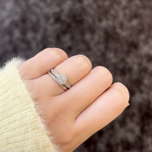 Quand de Mariageのセットリング～Au Soleil　オ・ソレイユ～の重ね付け