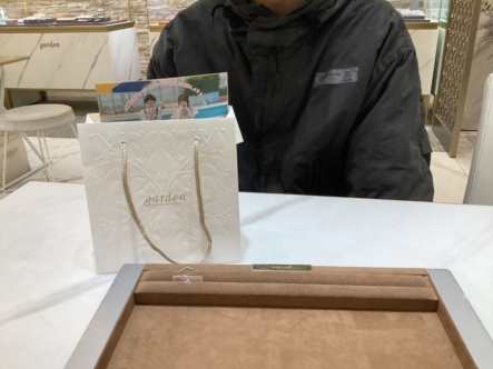 滋賀県栗東市よりご来店 プロポーズリングにディズニーでリトルマーメイドの婚約指輪をご成約頂きました